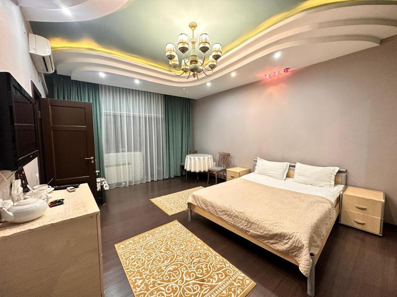 Altyn Aparthotel Astana Bagian luar foto